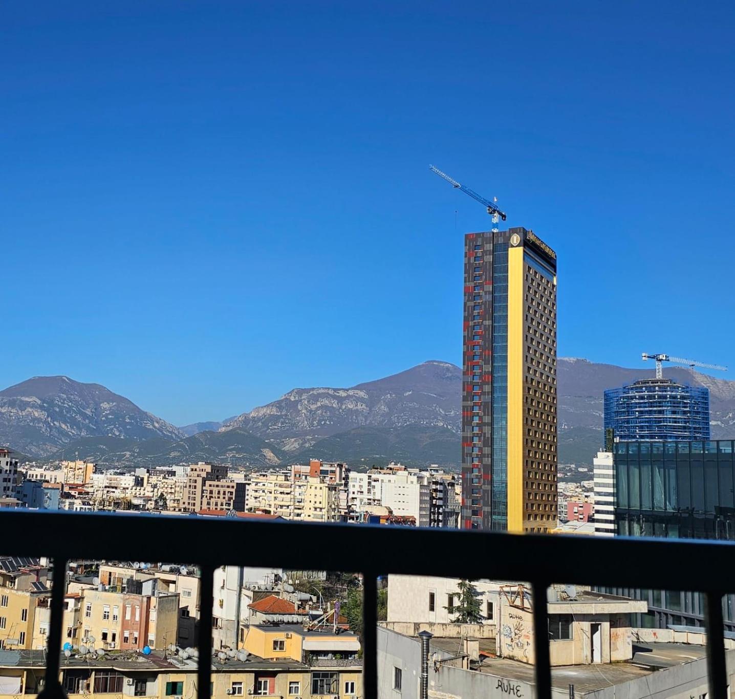 Sky Apartaments City Center ティラナ エクステリア 写真