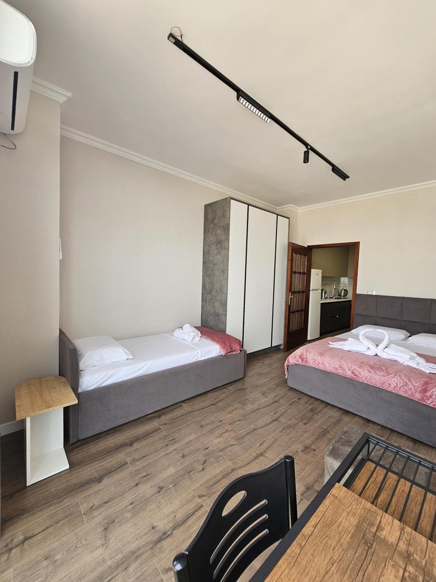 Sky Apartaments City Center ティラナ エクステリア 写真