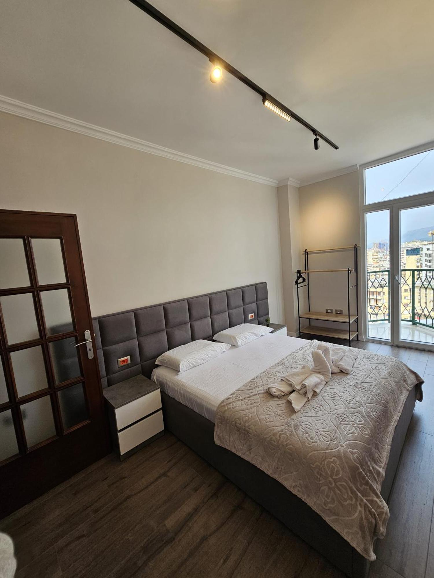 Sky Apartaments City Center ティラナ エクステリア 写真