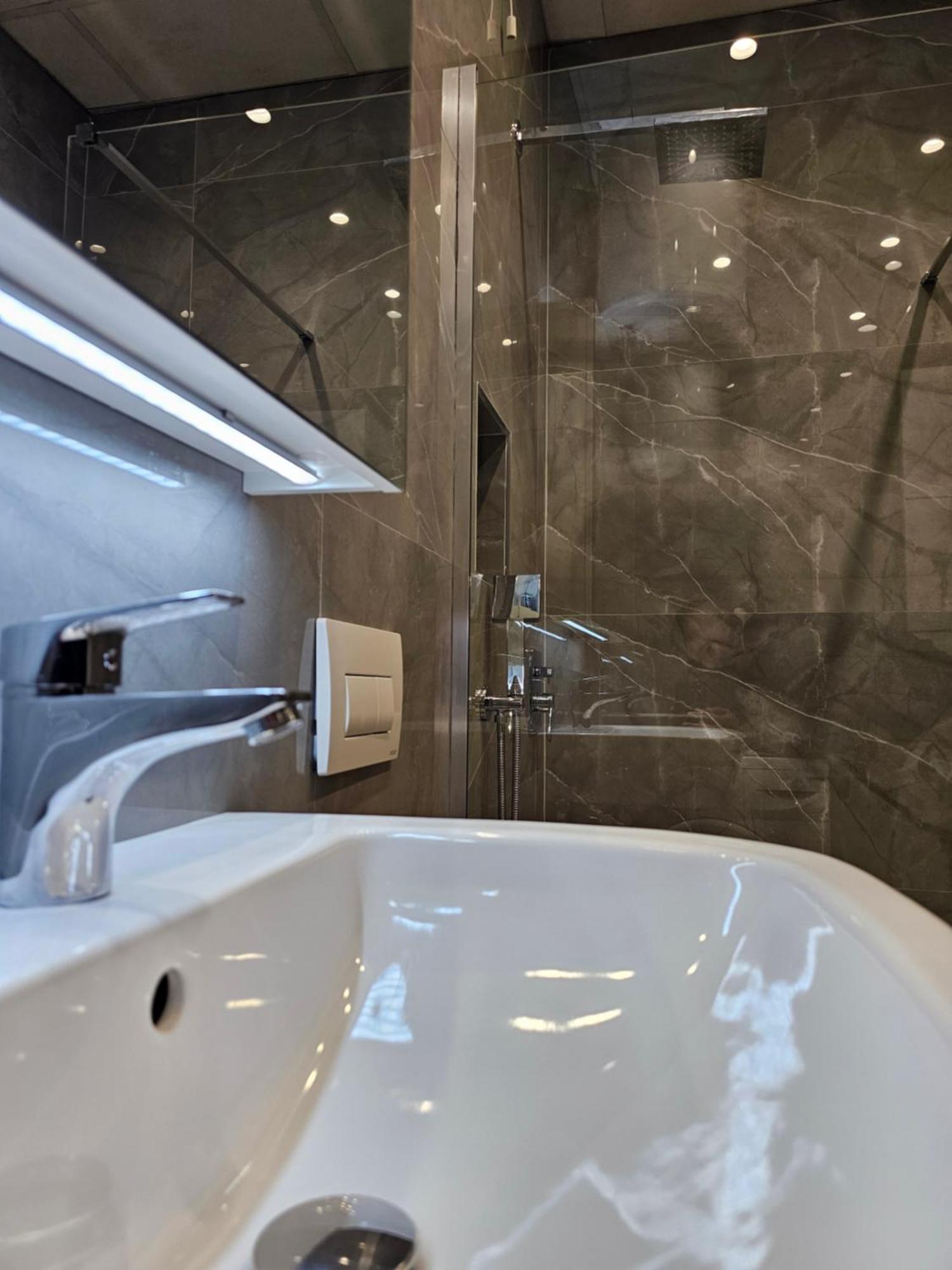 Sky Apartaments City Center ティラナ エクステリア 写真