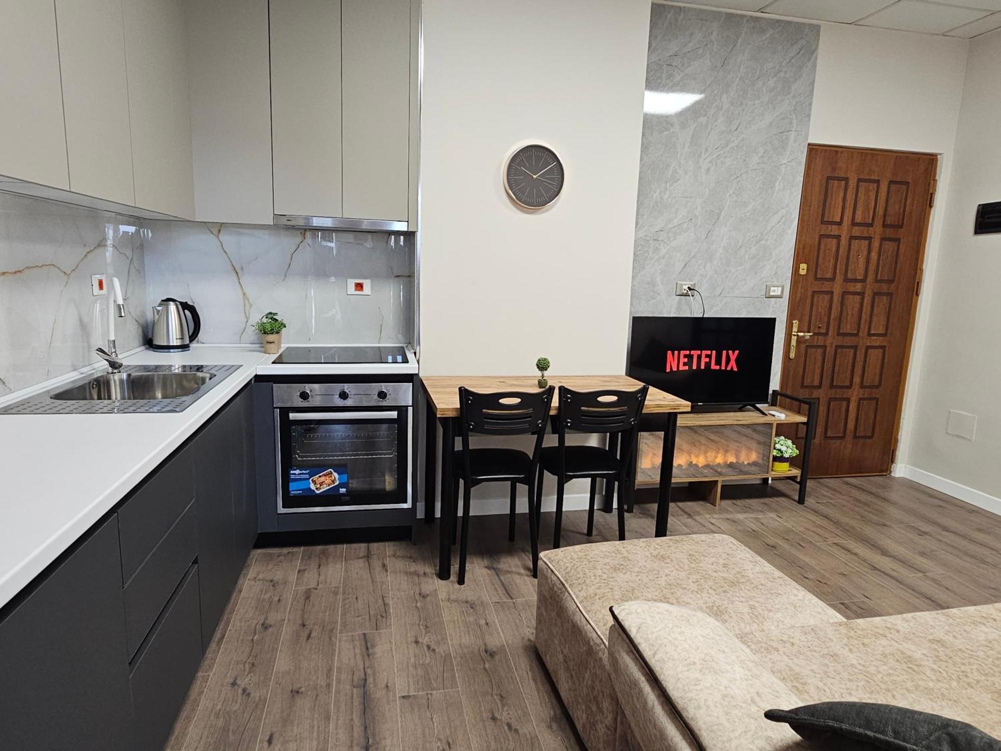 Sky Apartaments City Center ティラナ エクステリア 写真