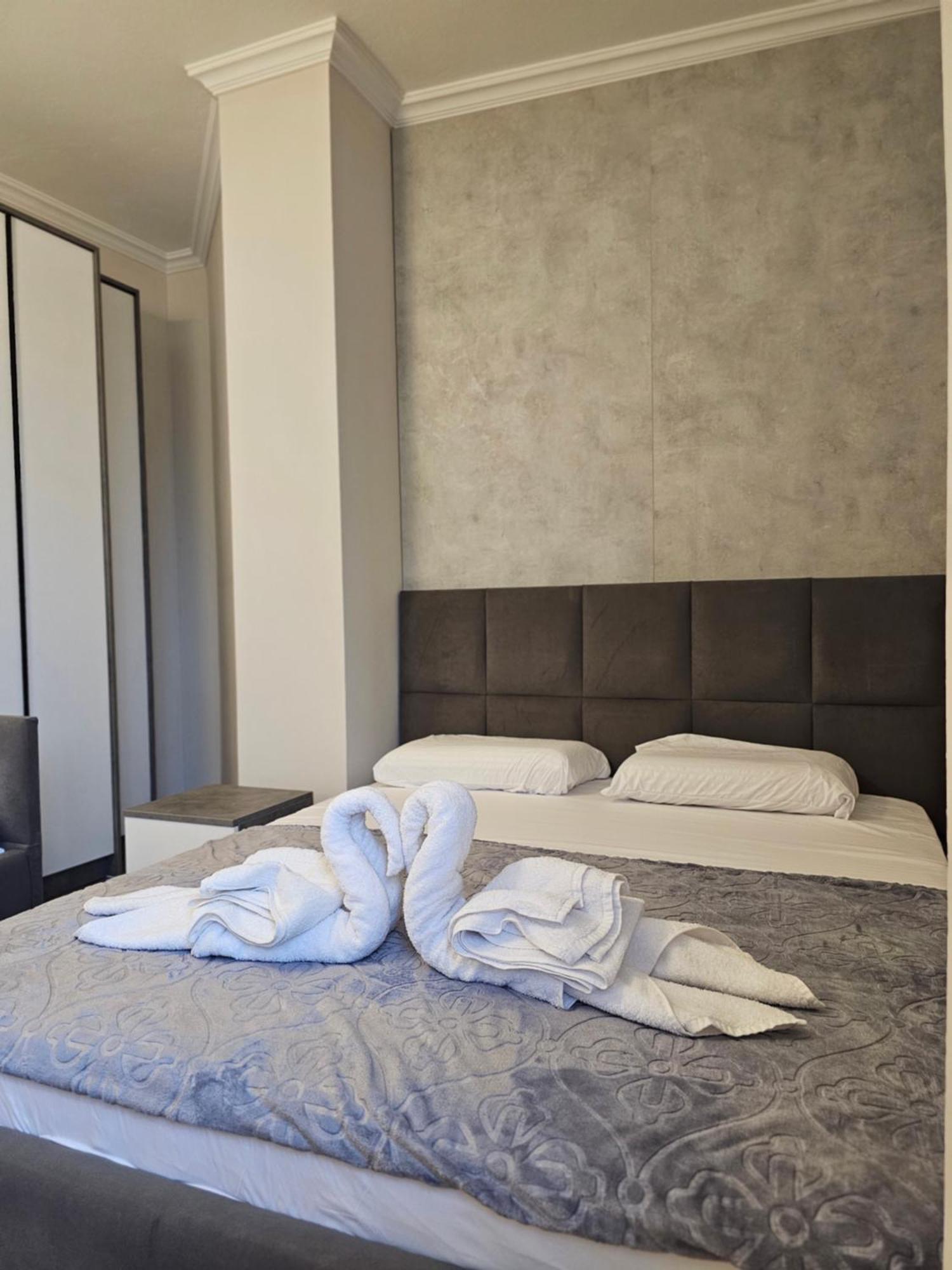 Sky Apartaments City Center ティラナ エクステリア 写真